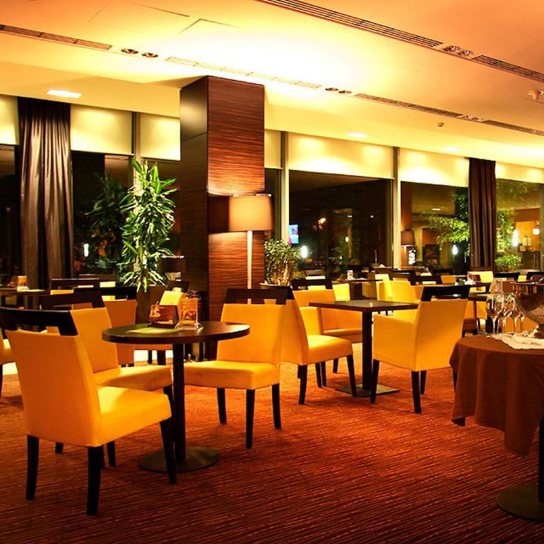 خيرسغالوم فندق أباكوس بيزنس آند ولنيسيز المظهر الخارجي الصورة